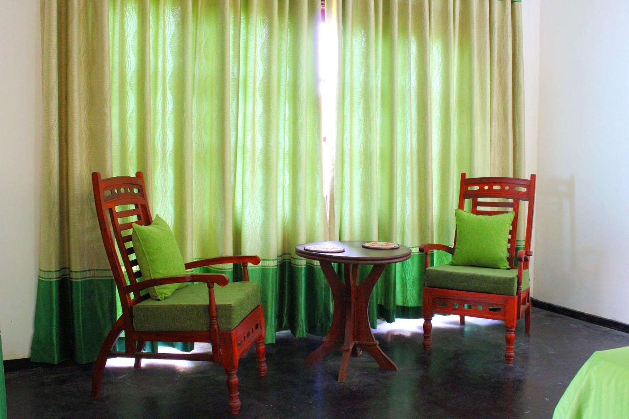 Raj Mahal Inn Wadduwa Exteriör bild