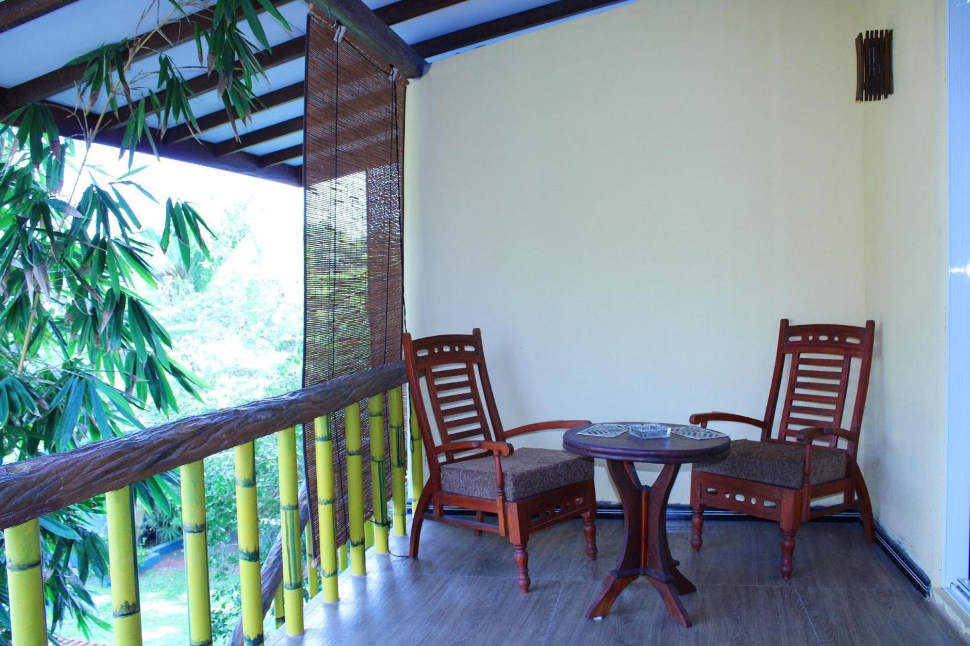 Raj Mahal Inn Wadduwa Exteriör bild