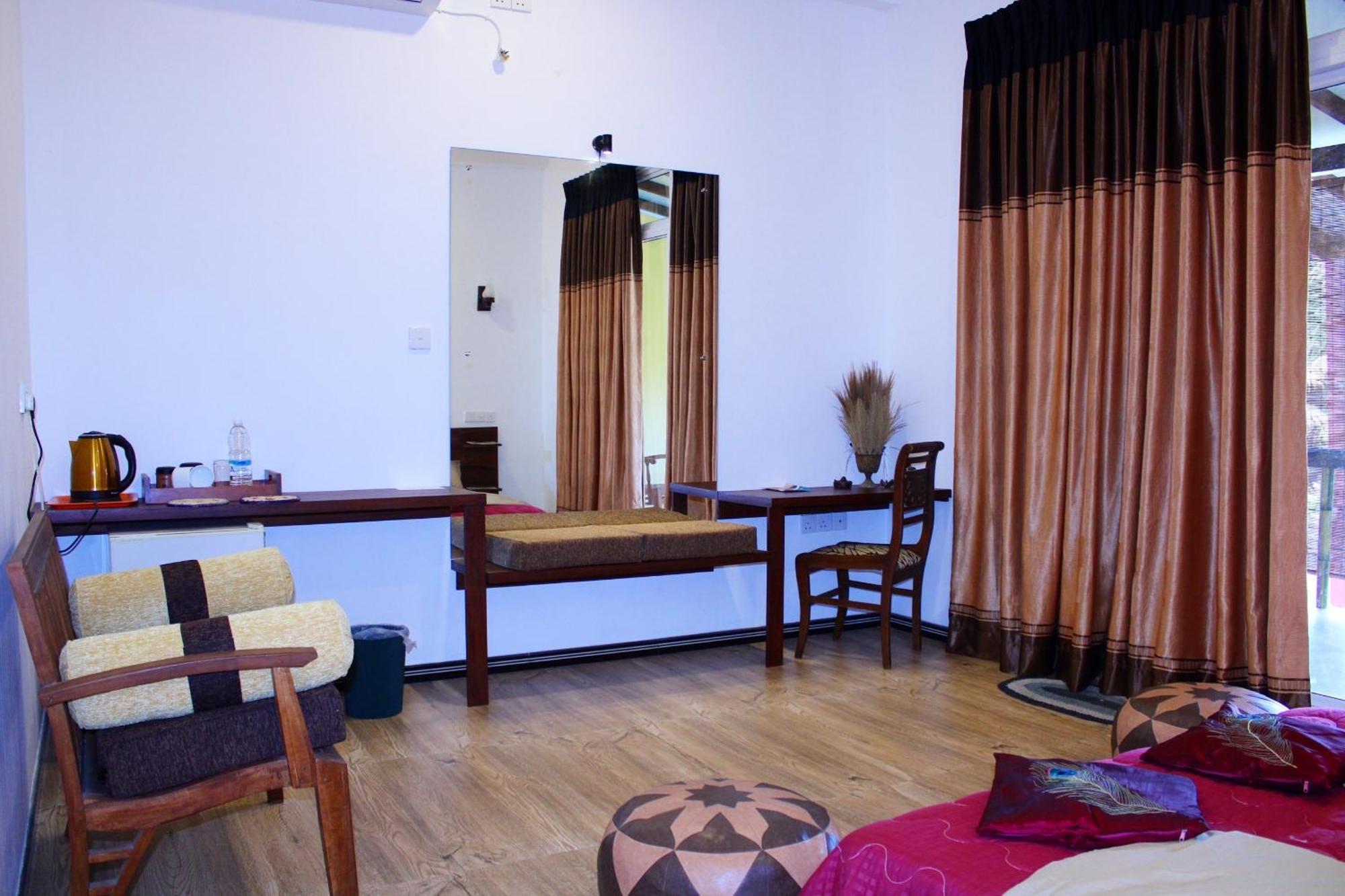 Raj Mahal Inn Wadduwa Exteriör bild