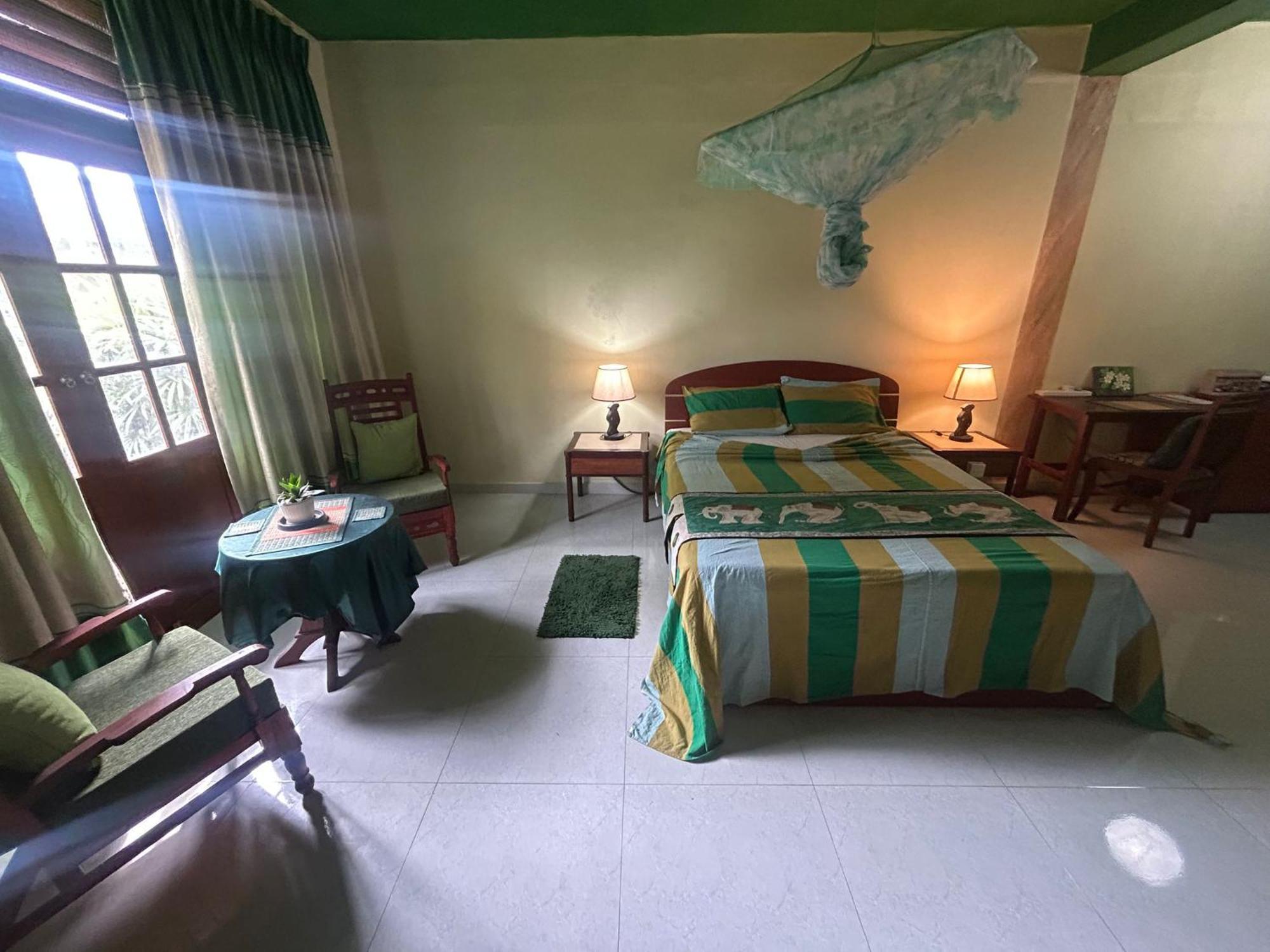 Raj Mahal Inn Wadduwa Exteriör bild